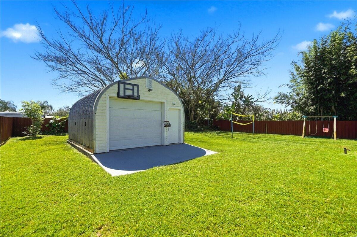 2031 SE NEW YORK Street, Port St. Lucie, FL 34952 photo 21