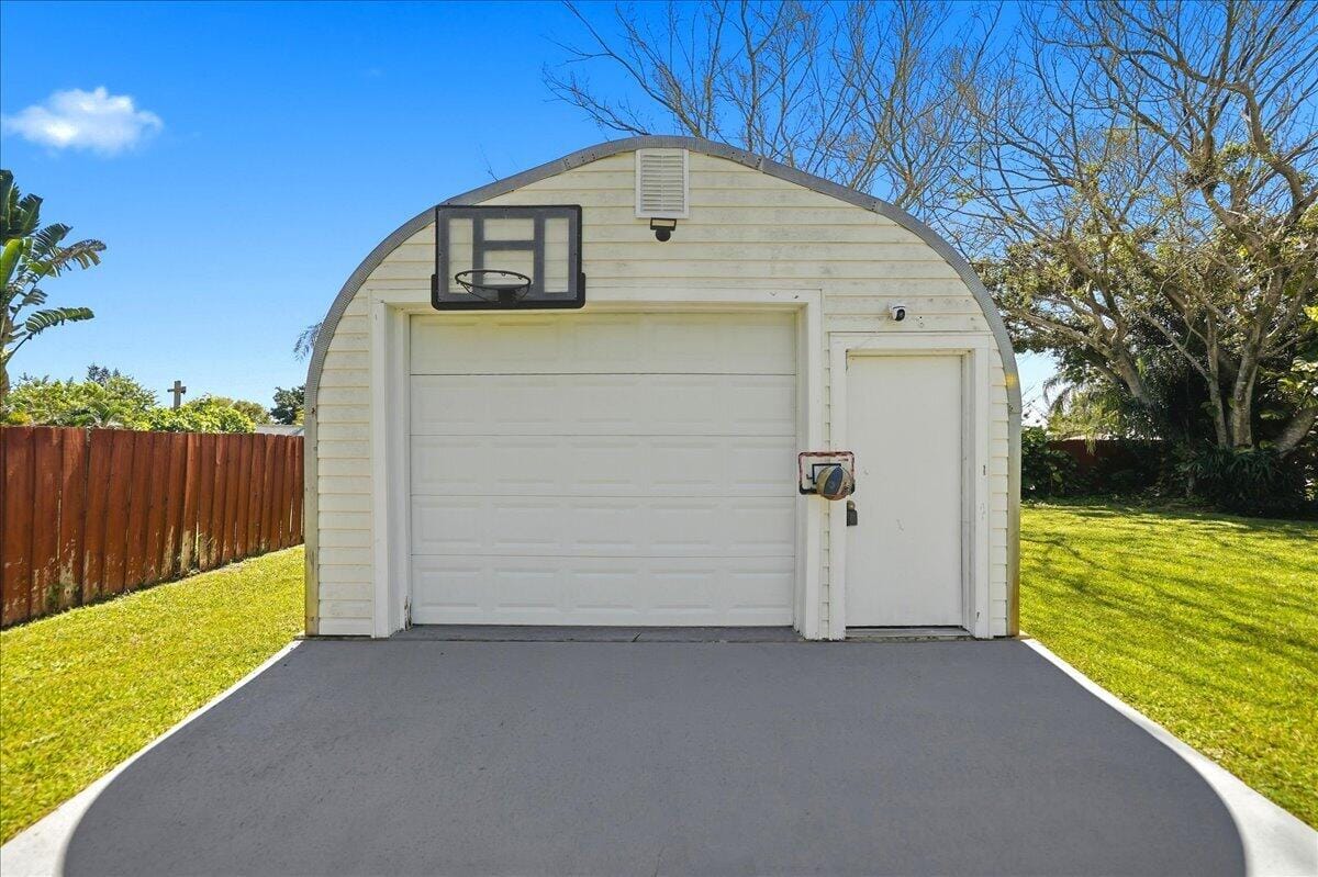 2031 SE NEW YORK Street, Port St. Lucie, FL 34952 photo 22