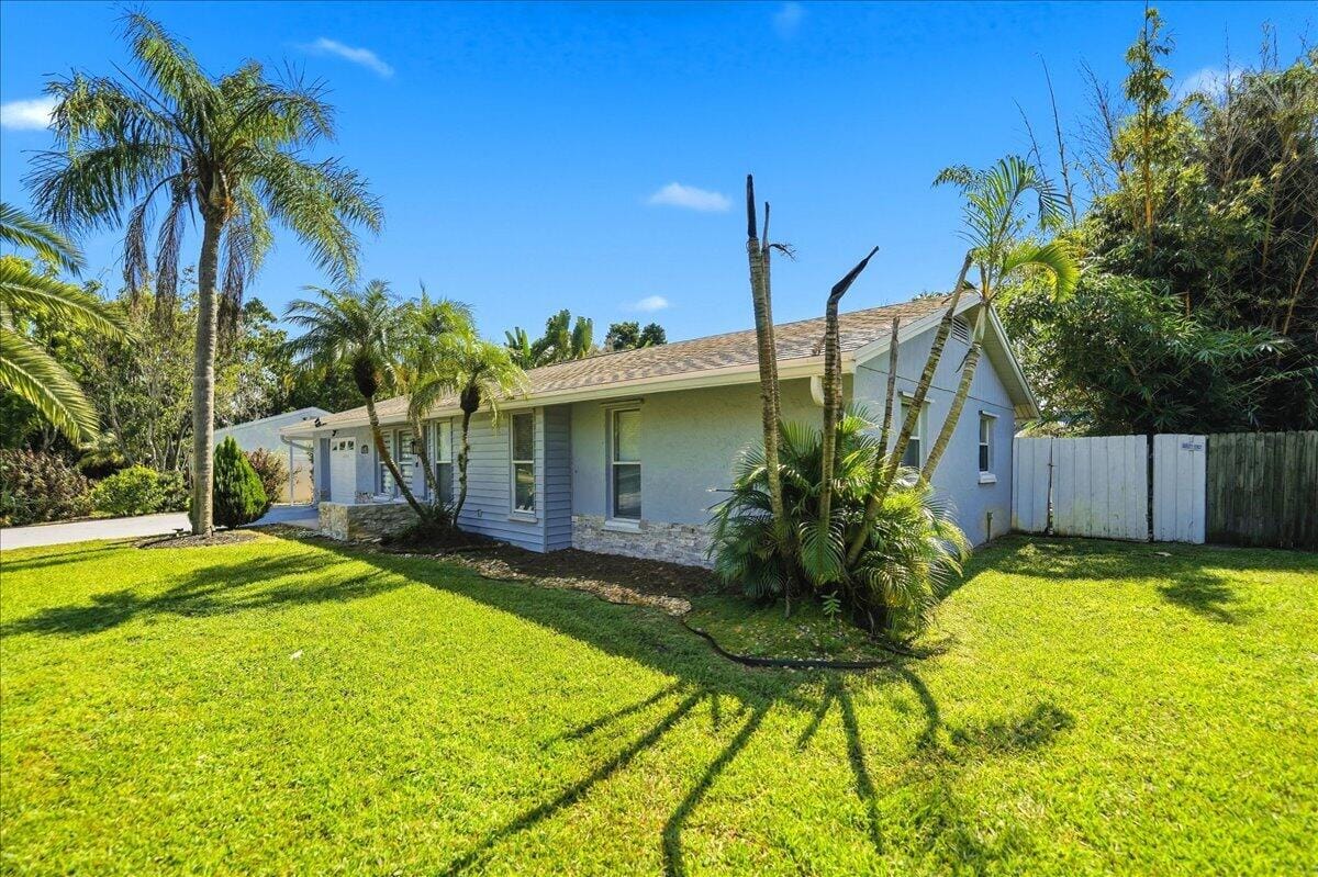 2031 SE NEW YORK Street, Port St. Lucie, FL 34952 photo 5