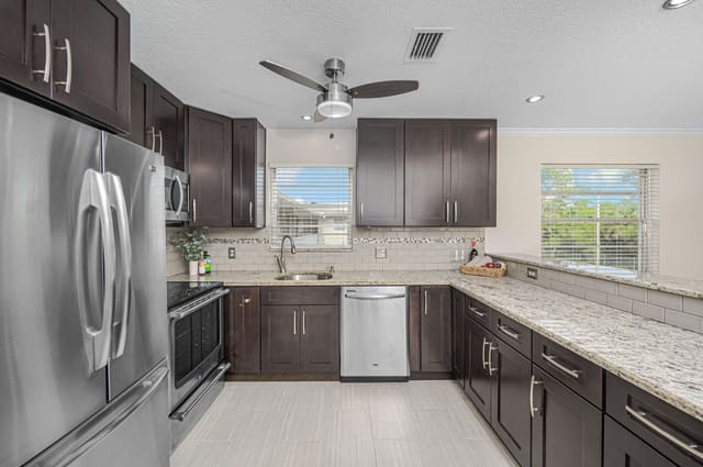 16 LAKE VISTA Trail 202, Port St. Lucie, FL 34952