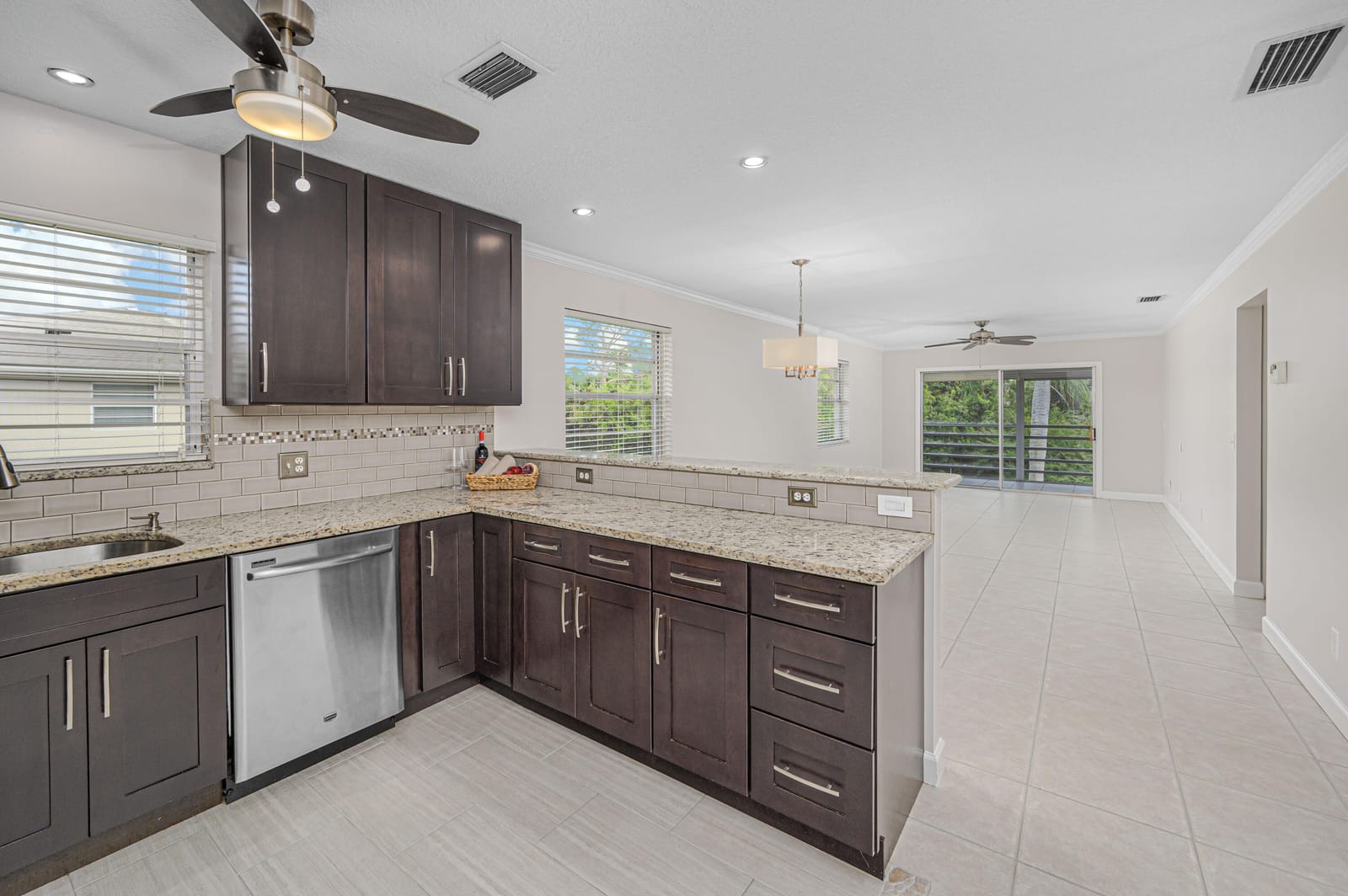 16 LAKE VISTA Trail 202, Port St. Lucie, FL 34952 photo 2