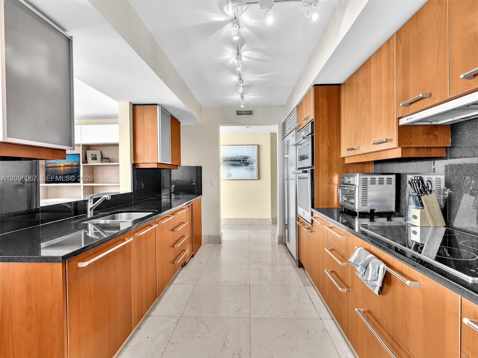 1331 Brickell Bay Drive 901, Miami, FL 33131 photo 17