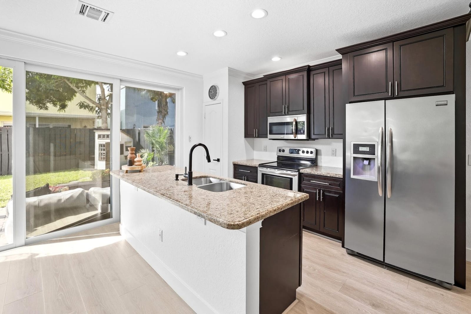 3122 Shelby Way, Palm Springs, FL 33461 photo 8