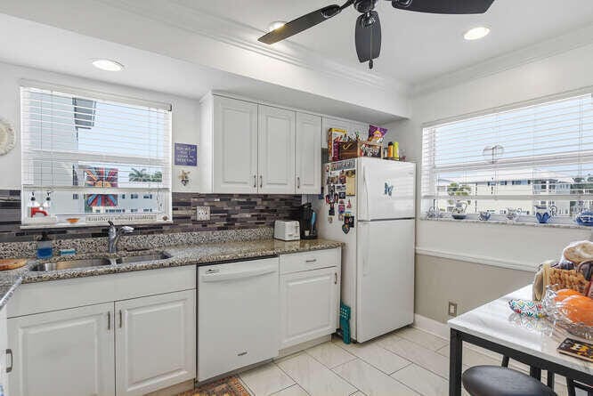 17 COLONIAL CLUB Drive 205, Boynton Beach, FL 33435 photo 13
