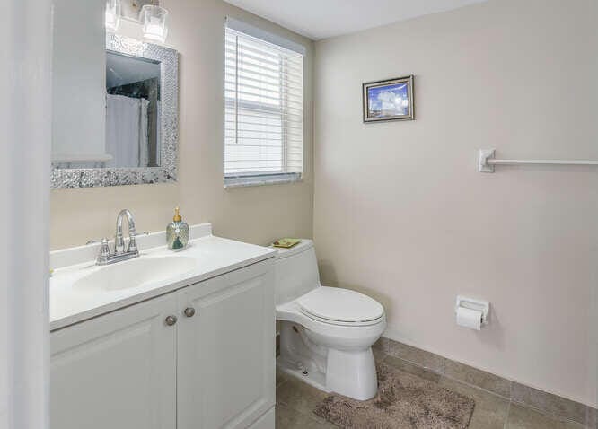 17 COLONIAL CLUB Drive 205, Boynton Beach, FL 33435 photo 27
