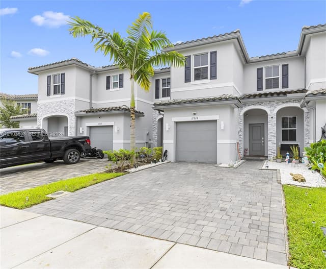 11924 NW 47th Manor, Wyndham Lakes Plaza, Coral Springs, FL