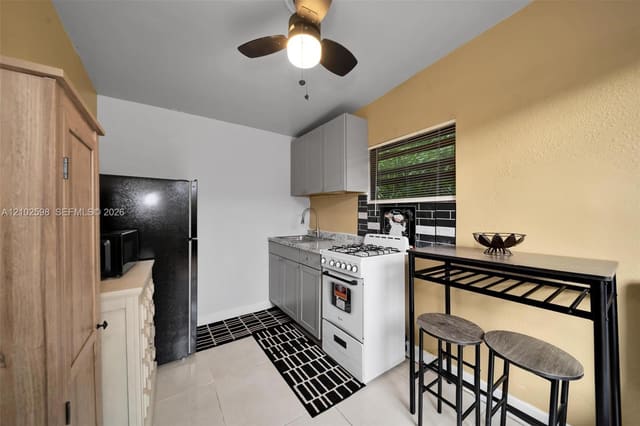 20106 NW 32nd Place 1B, Miami Gardens, FL 33056