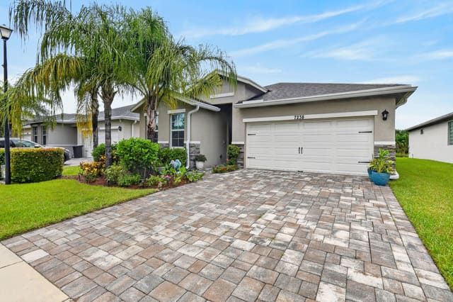 7238 SE Pine Valley Court, Hobe Sound, FL 33455