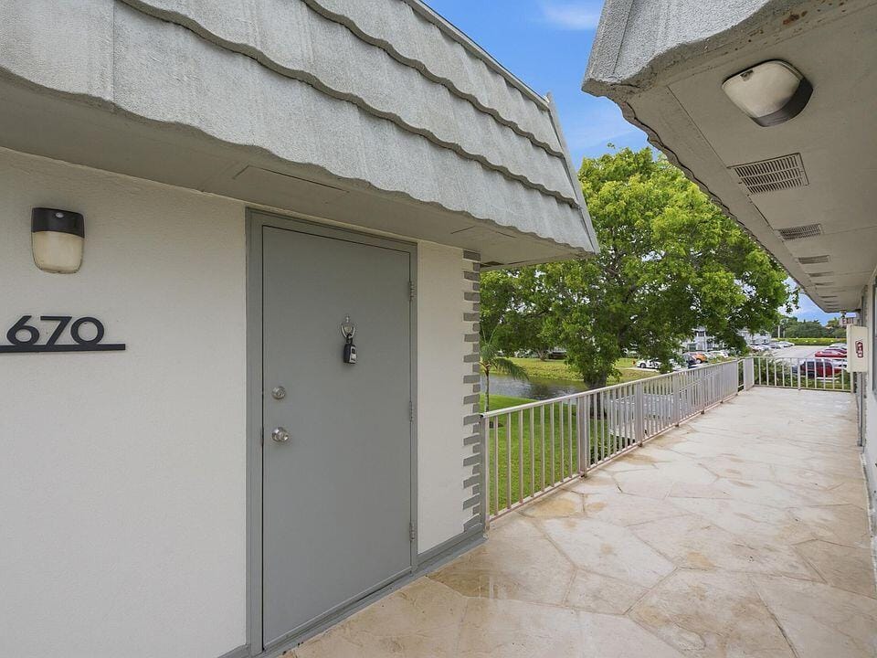 670 MONACO Court N — photo 4