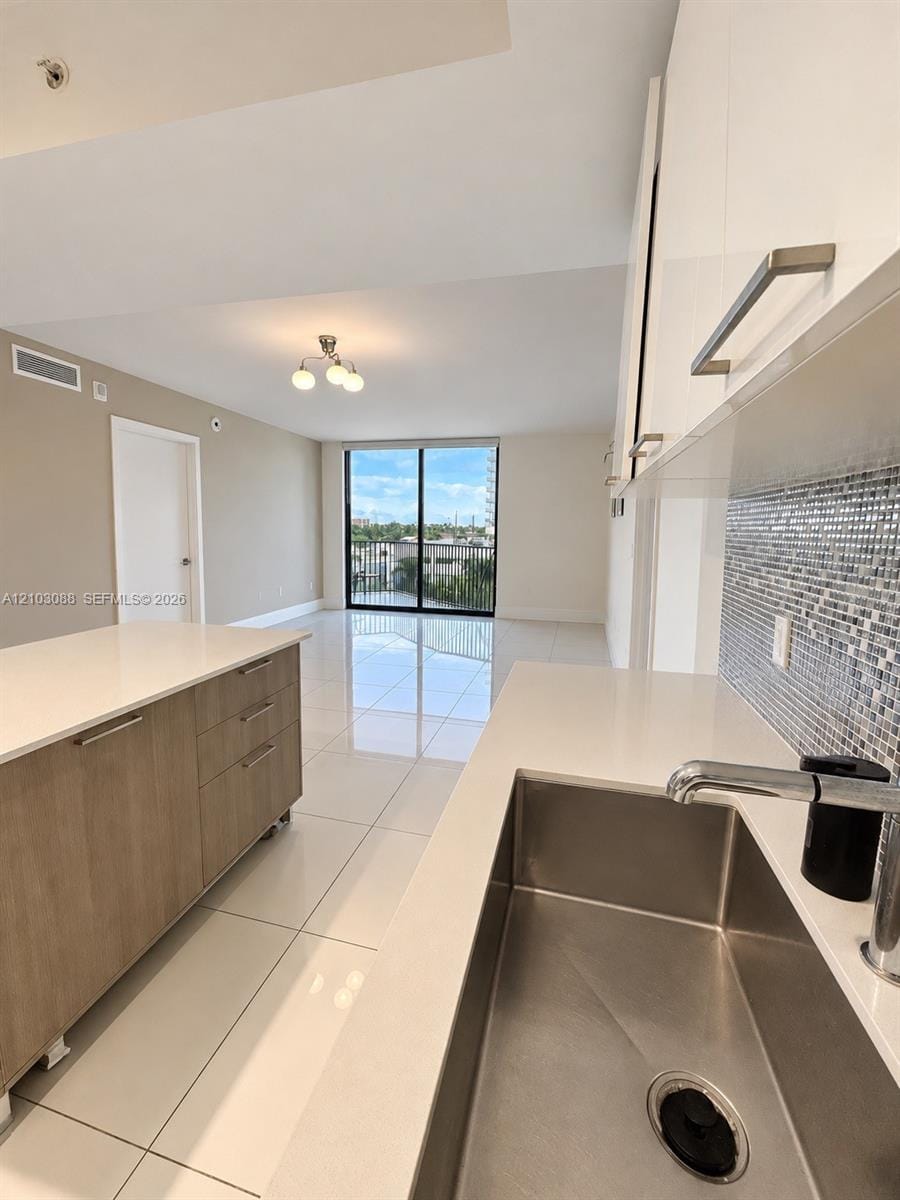 5252 NW 85th Avenue 309, Doral, FL 33166 photo 2