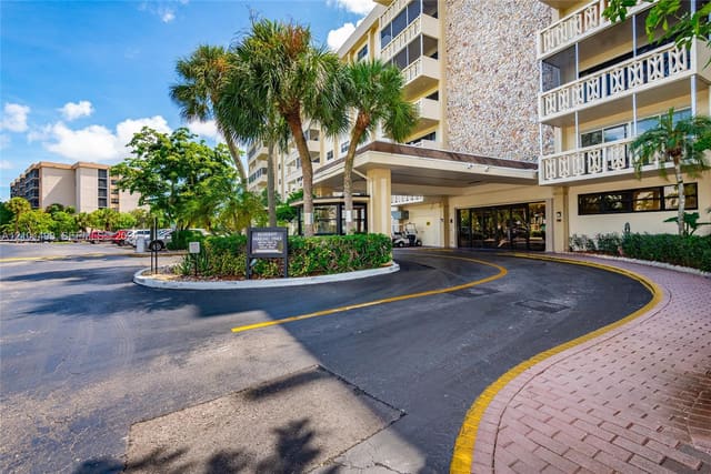 800 NE 195th Street 408, Miami, FL 33179