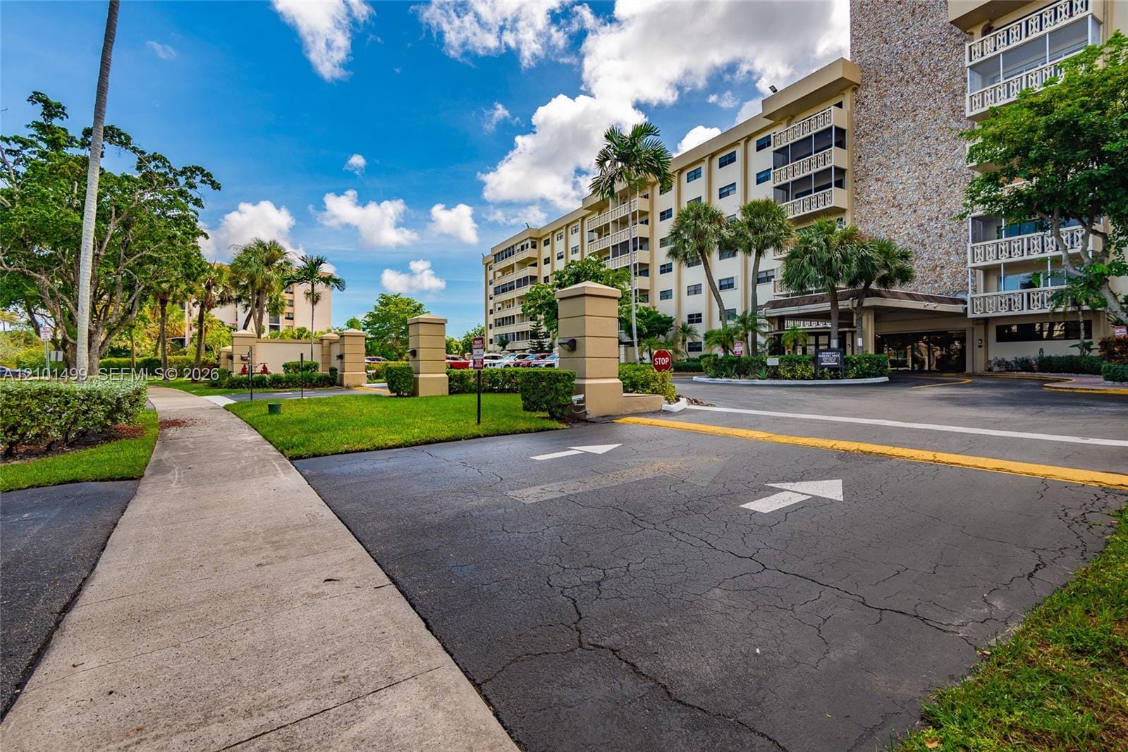800 NE 195th Street 408, Miami, FL 33179 photo 29