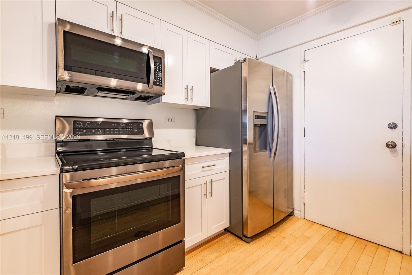 800 NE 195th Street 408 — photo 8
