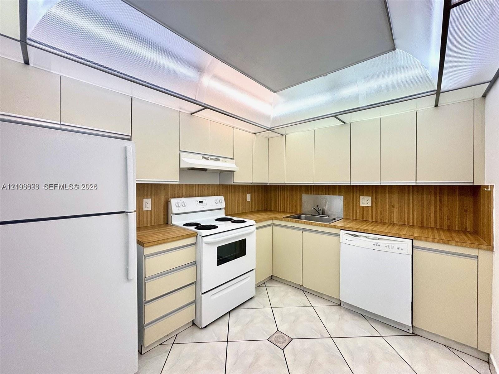 2500 Parkview Drive 1208 — photo 9