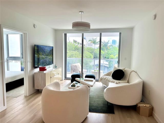 13800 Highland Drive 307, North Miami Beach, FL 33181