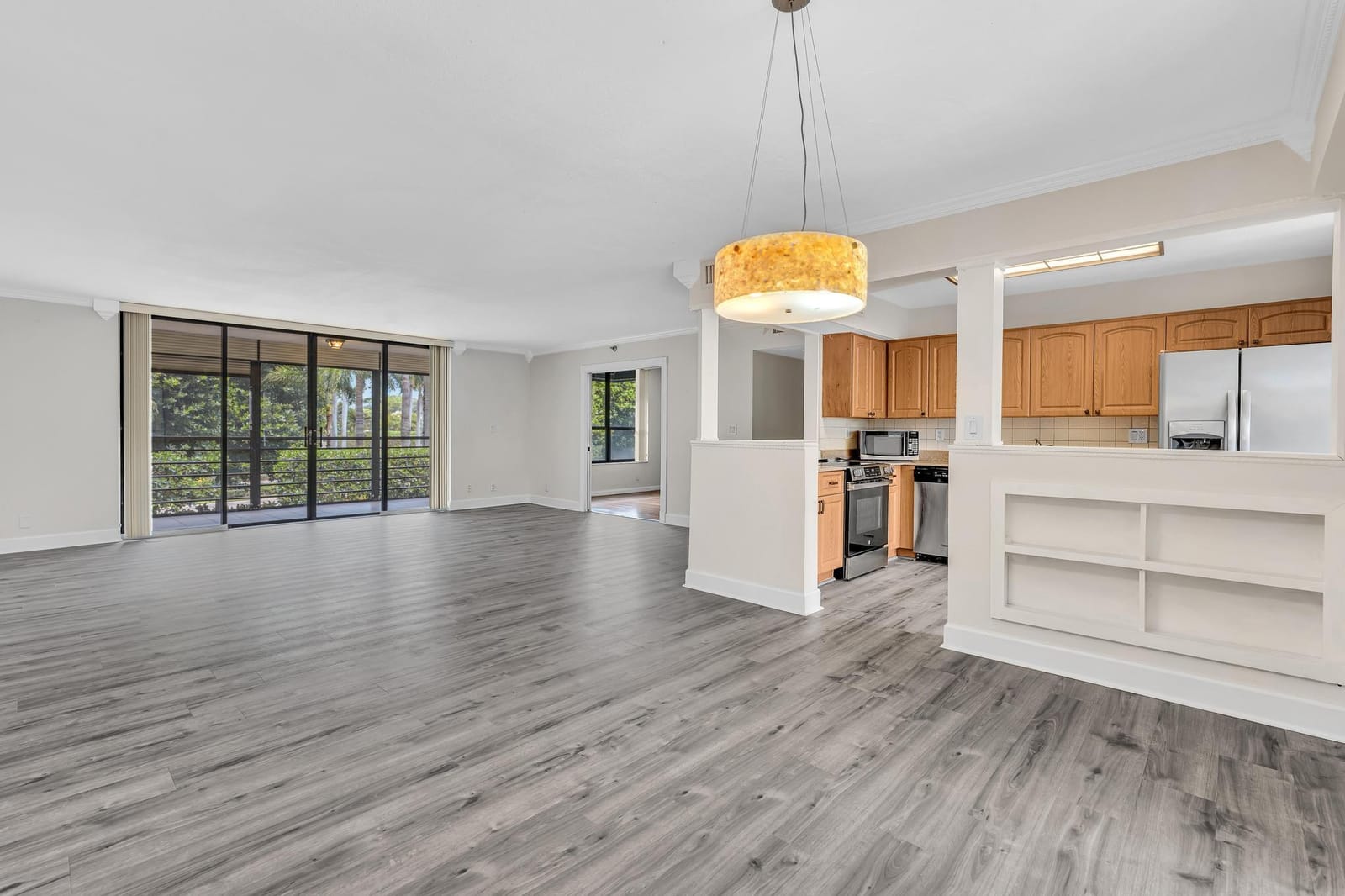 7564 REGENCY LAKE Drive 202 — photo 12