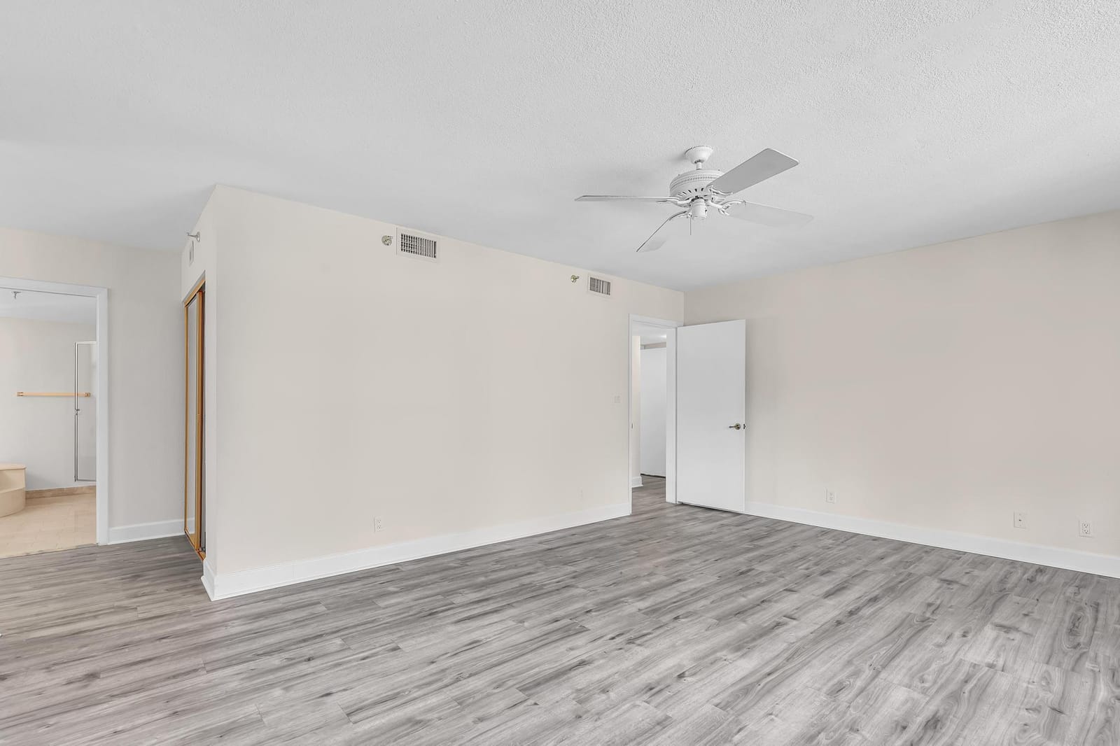 7564 REGENCY LAKE Drive 202, Boca Raton, FL 33433 photo 22