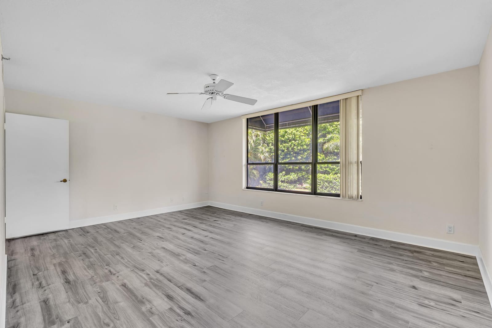 7564 REGENCY LAKE Drive 202, Boca Raton, FL 33433 photo 23