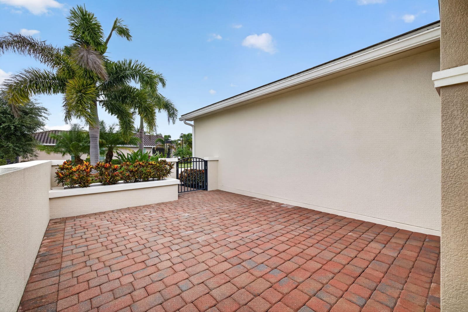 9907 SW Trumpet Tree Circle — photo 4