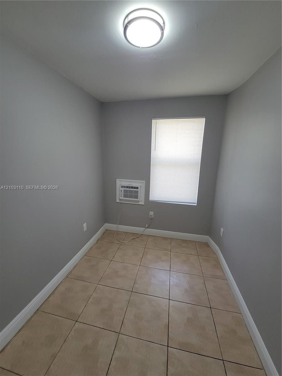 1740 NW 1st Place 3 — photo 3