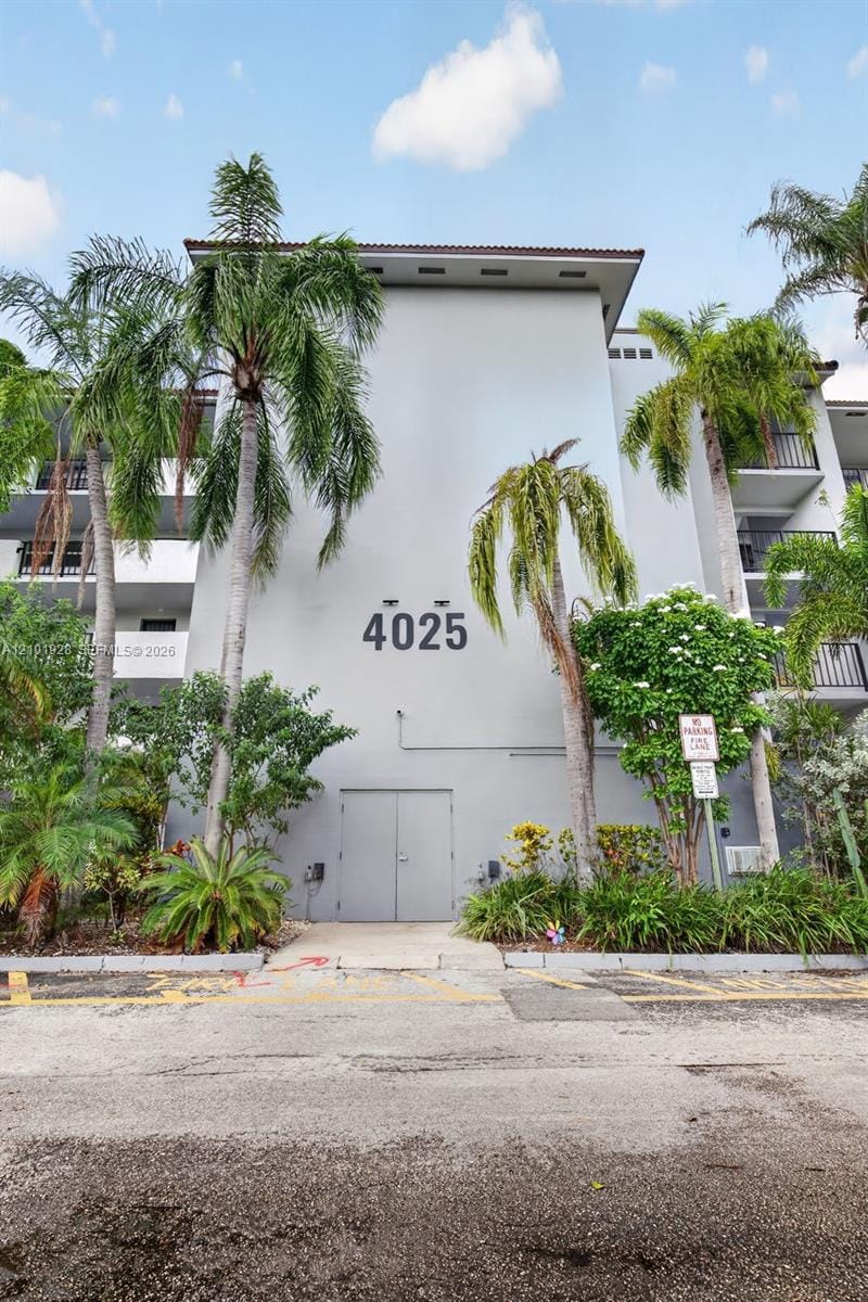 4025 N Nob Hill Road 107, Sunrise, FL 33351 photo 2