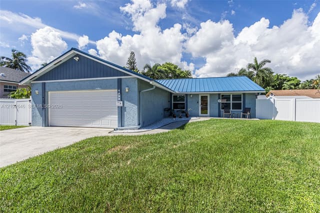 4539 SW 28th Way, Dania Beach, FL 33312