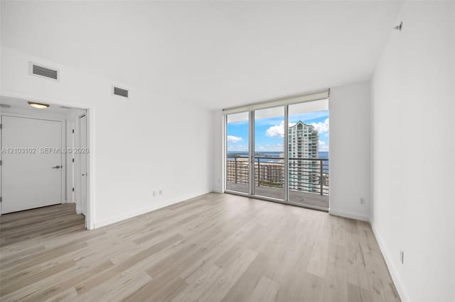 325 S Biscayne Boulevard 3819, Miami, FL 33131