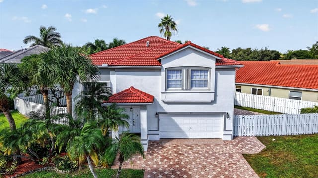 83 Gables Boulevard, Weston, FL 33326