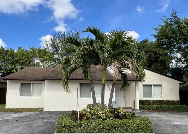 535 W 79th Place, Hialeah, FL 33014
