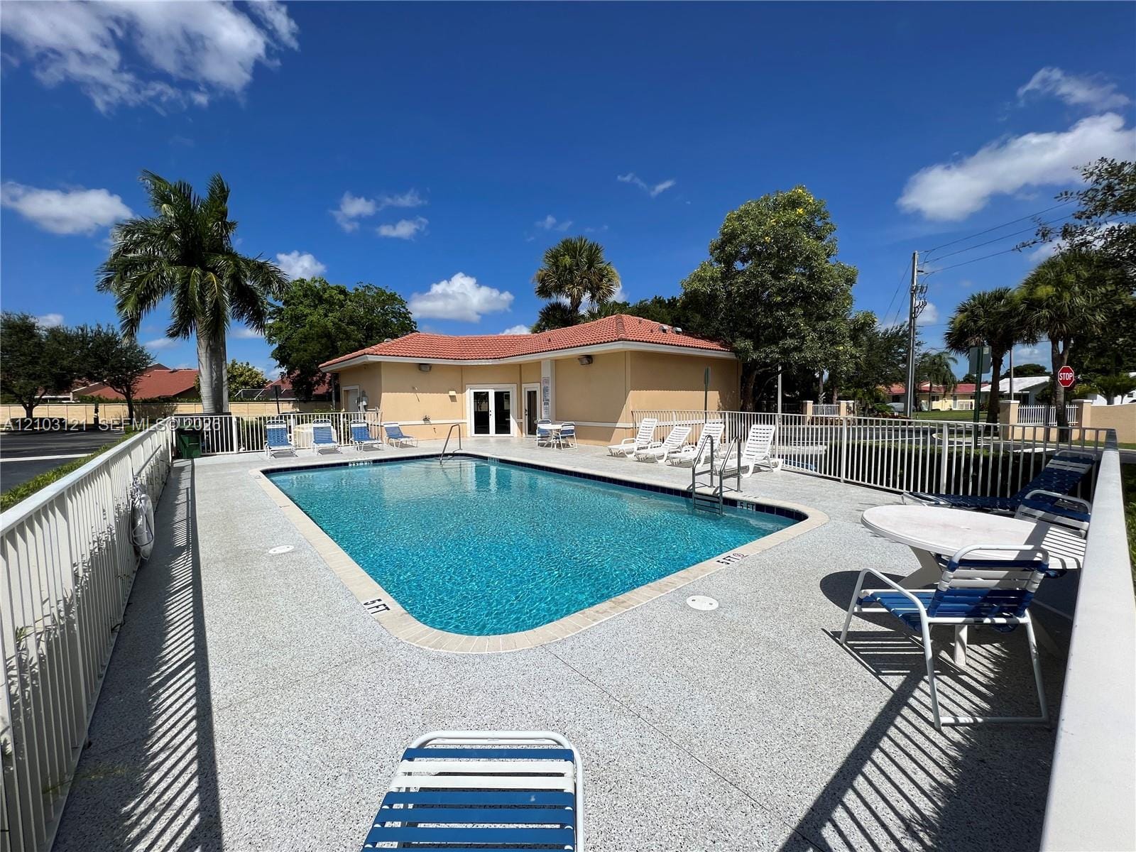 9905 Westwood Drive 25-3, Tamarac, FL 33321 photo 17