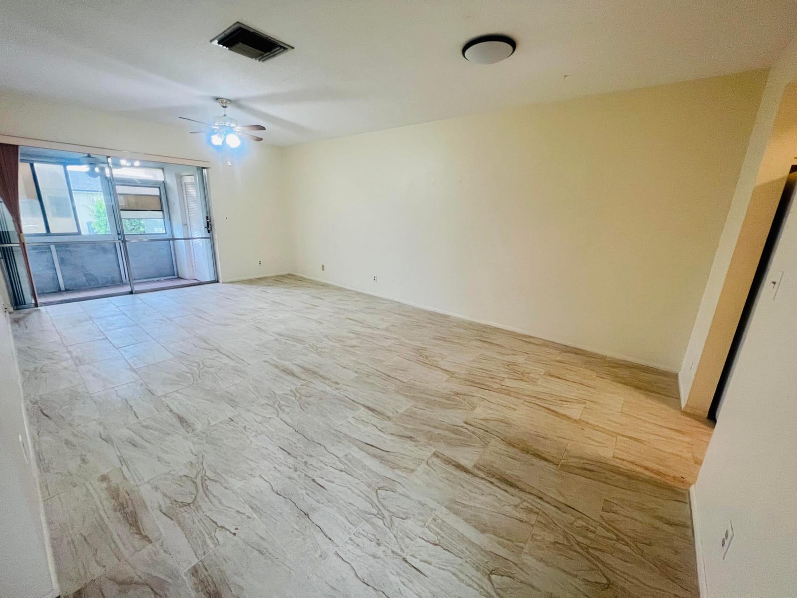 2789 ASHLEY Drive W E, West Palm Beach, FL 33415 photo 2