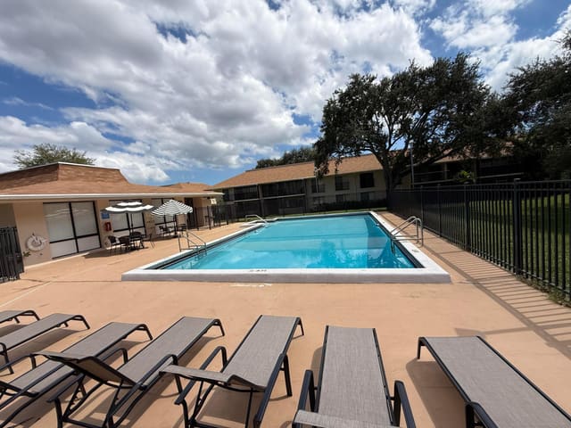 5981 WASHINGTON Street 207, Hollywood, FL 33023