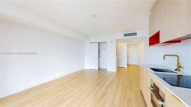 90 32nd Street 922, Miami, FL 33127
