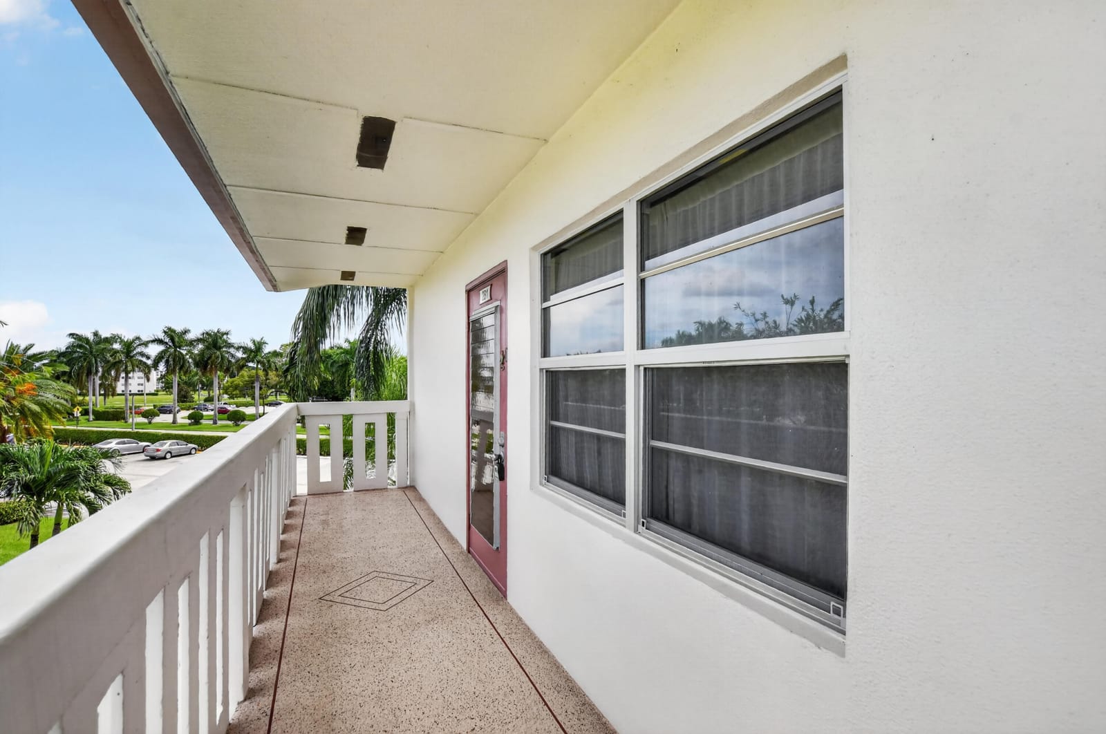 281 FANSHAW G — photo 2