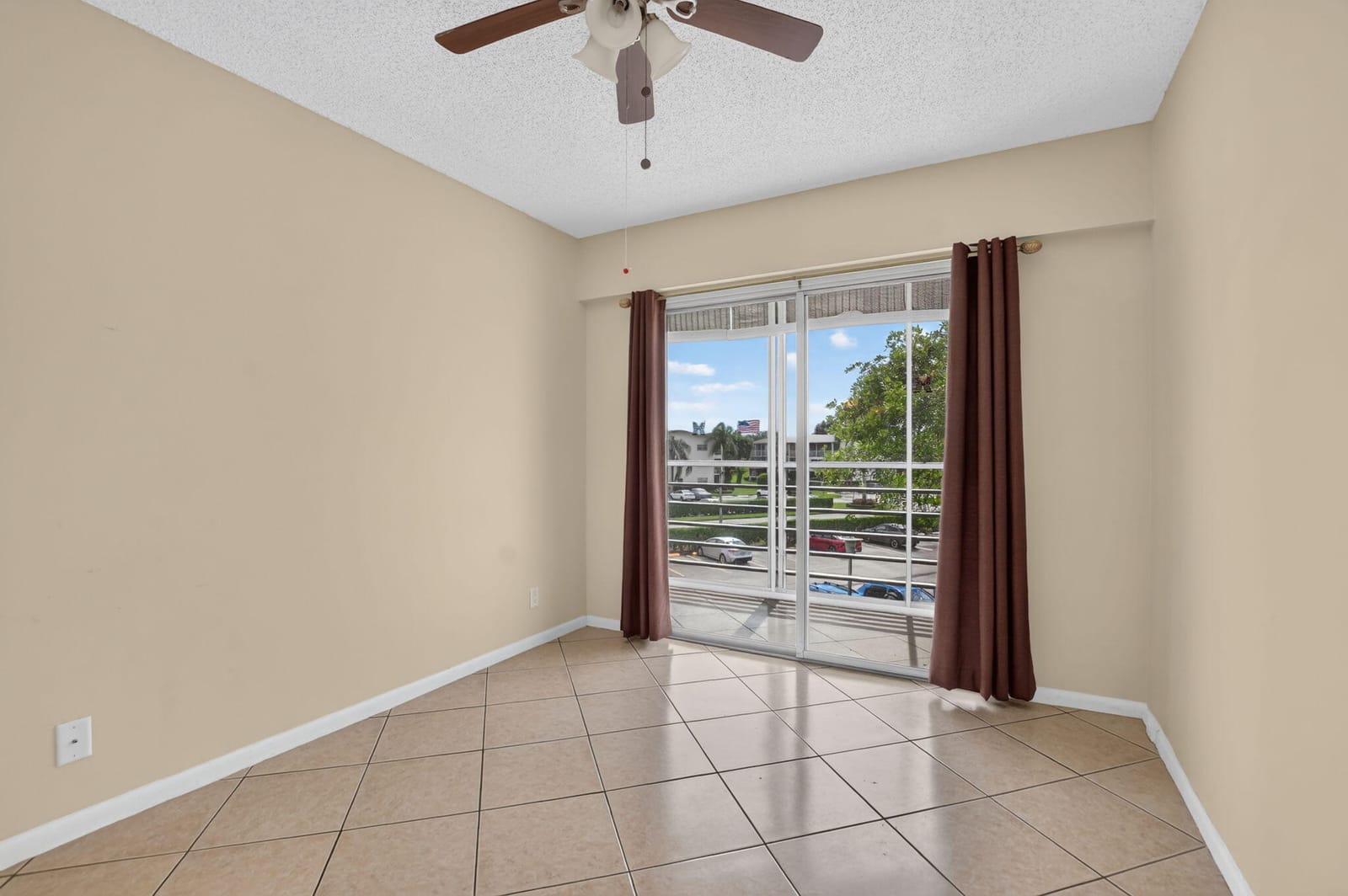 281 FANSHAW G — photo 12