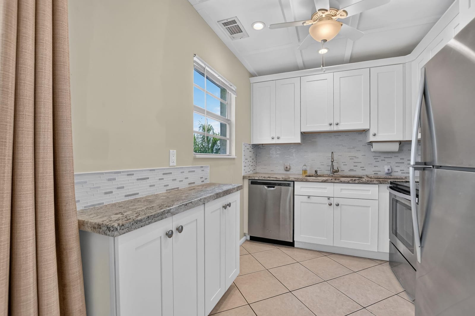 281 FANSHAW G — photo 6