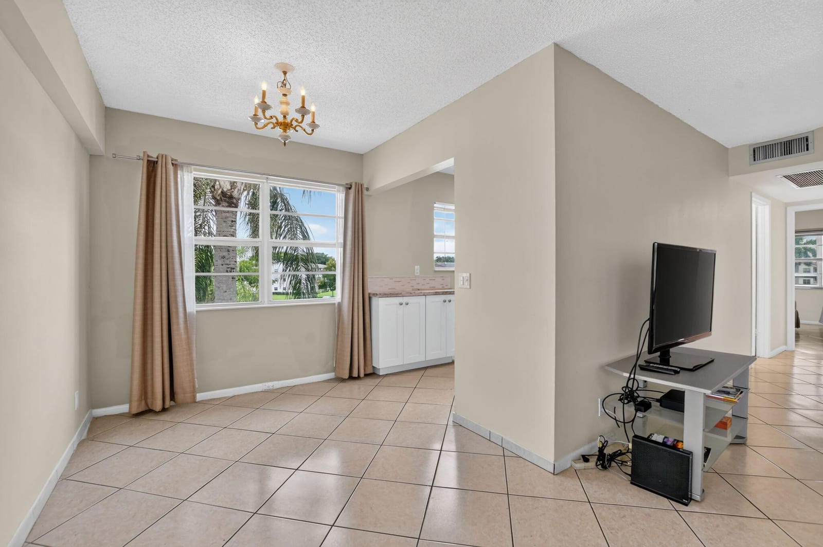 281 FANSHAW G — photo 7