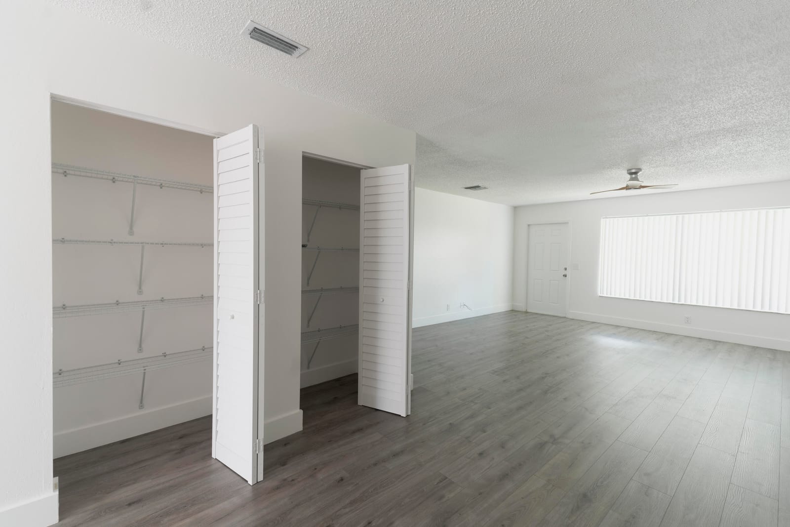 4846 ORLEANS Court B — photo 8