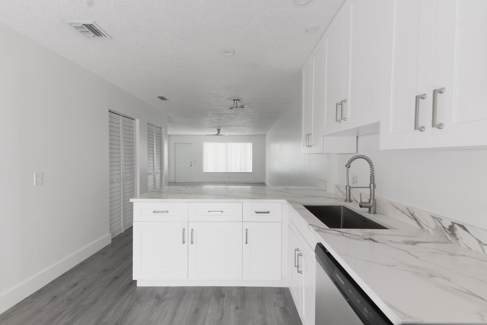 4846 ORLEANS Court B — photo 9