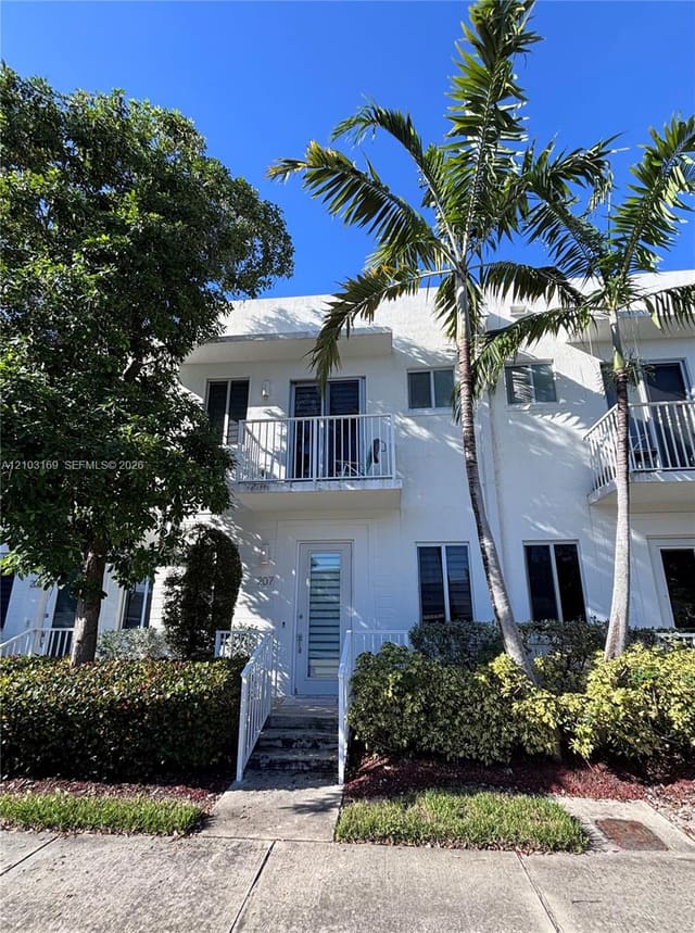 2641 NE 212th Terrace 207, Miami, FL 33180