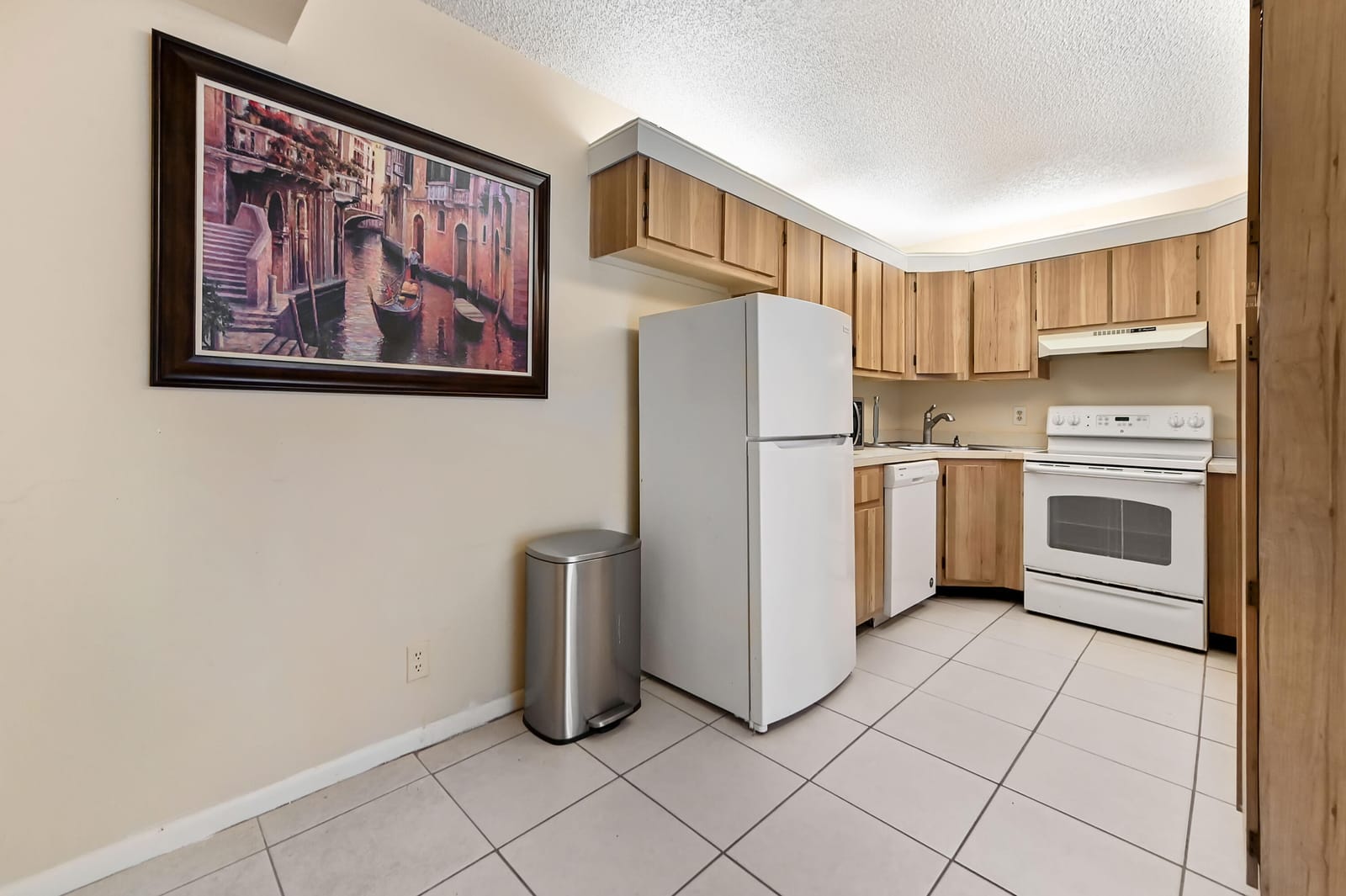 1005 Green Pine Boulevard C2 — photo 9