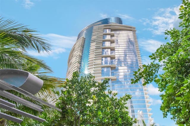 851 NE 1st Avenue 3211, Miami, FL 33132