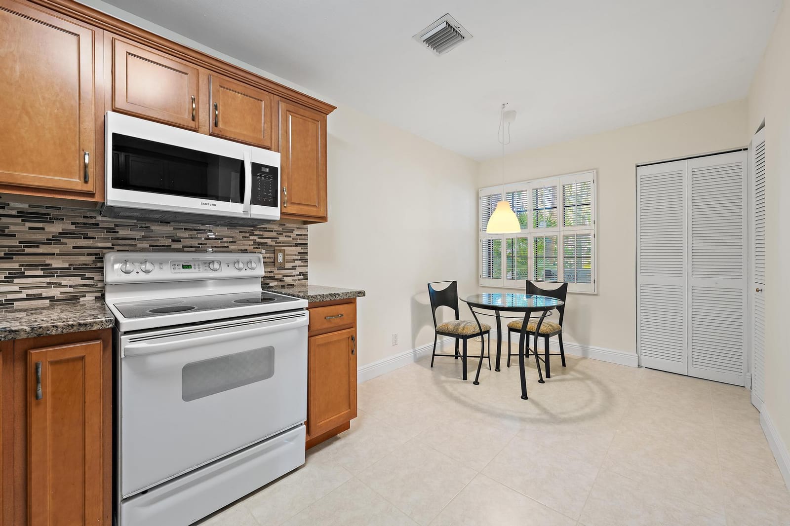 370 Prestwick Circle 2, Palm Beach Gardens, FL 33418 photo 21
