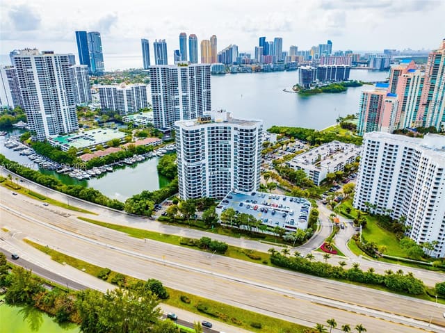 3400 NE 192 Street 1905, Aventura, FL 33180