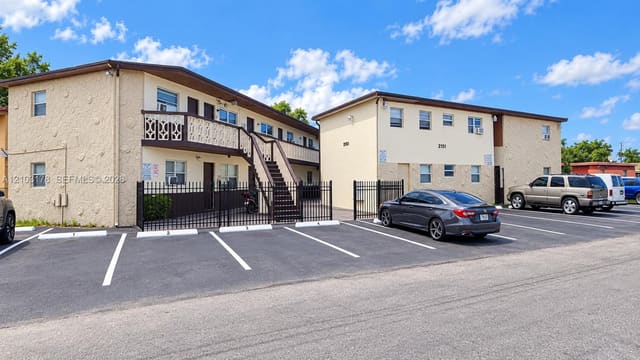 2151 NW 7th Street 11, Fort Lauderdale, FL 33311