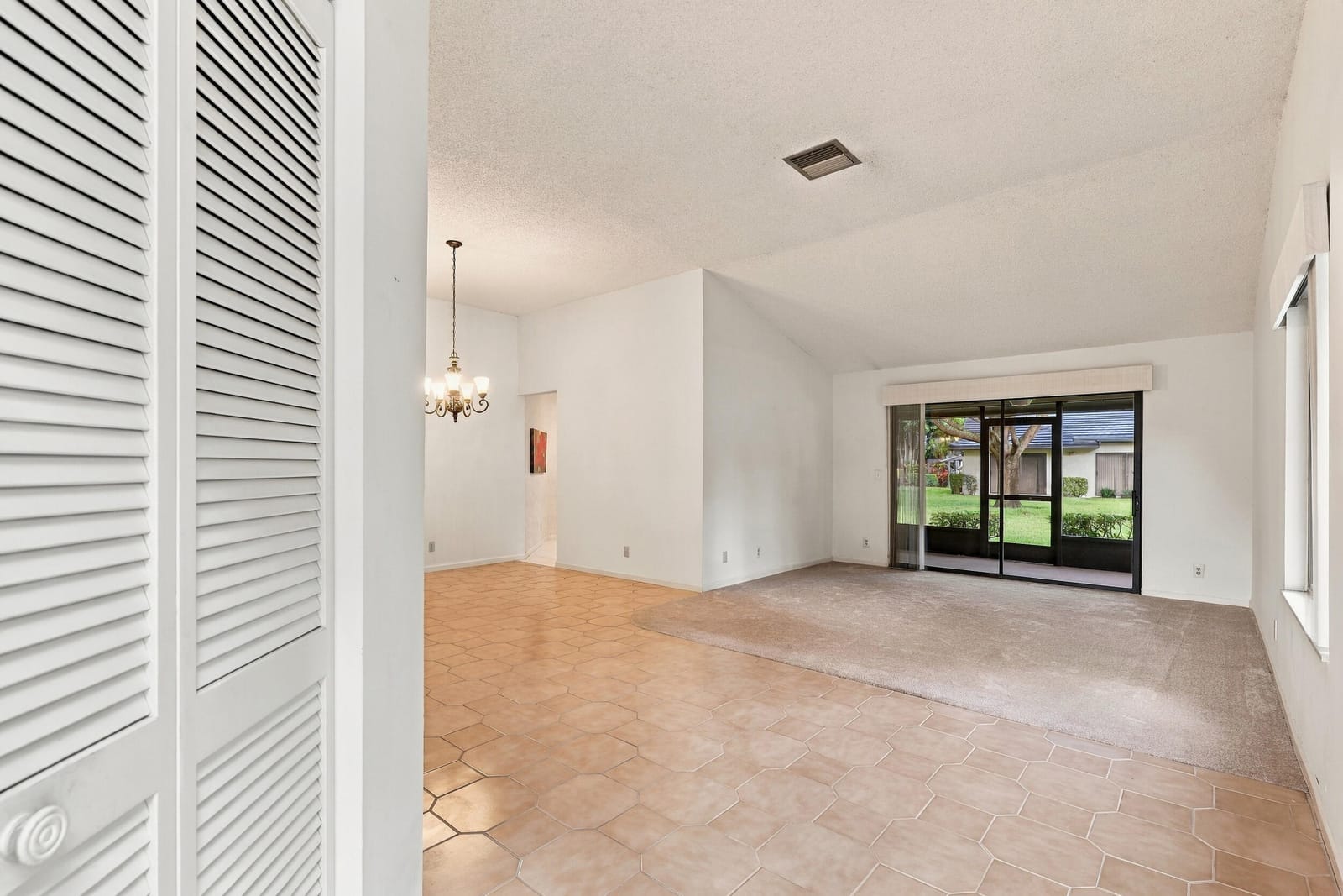 5086 Pine Drive, Boynton Beach, FL 33437 photo 4