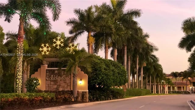 919 SW 147th Avenue 2005, Pembroke Pines, FL 33027