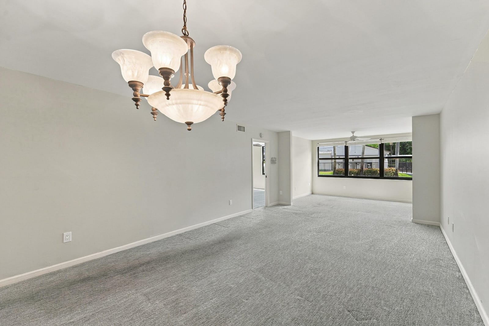 10607 W CLAIRMONT Circle 109 — photo 7