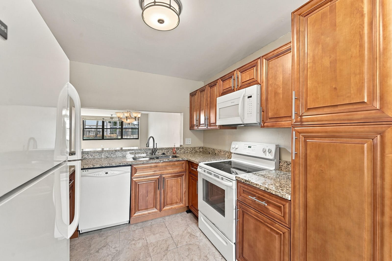 10607 W CLAIRMONT Circle 109 — photo 9