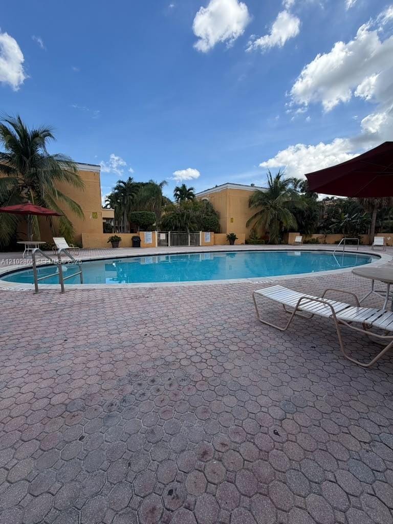 18111 NW 68th Avenue F210, Hialeah, FL 33015 photo 17
